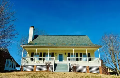 1101 Loblolly Ct, Lewisville, NC 27023