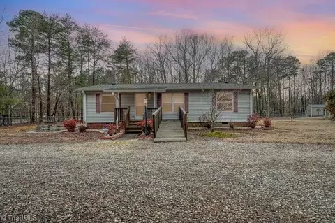 276 Ridgeview Dr, Winston Salem, NC 27107