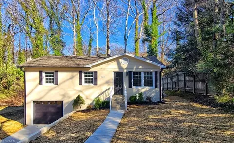 209 Longwood Dr, Winston Salem, NC 27104