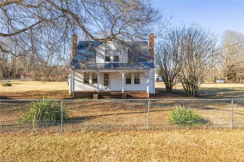 104 Long St, Mayodan, NC 27027