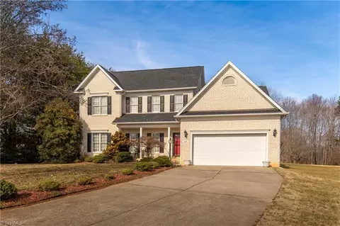 105 Prestwick Ct, King, NC 27021 photo 3