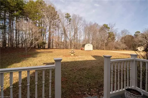 105 Prestwick Ct, King, NC 27021 photo 15