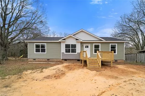 7518 Shallowford Rd, Lewisville, NC 27023