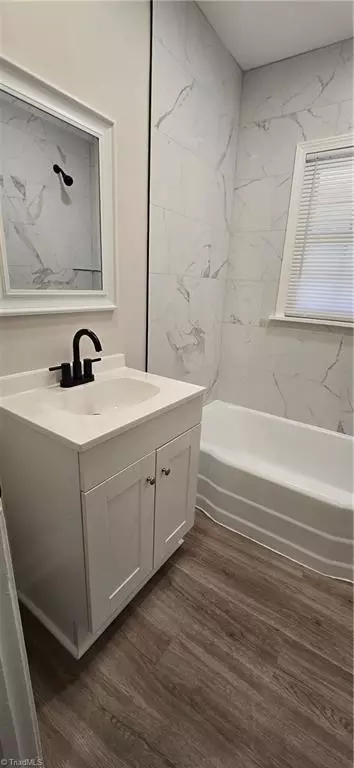 Bath - 606 State Ave, High Point, NC 27262 photo 9 of 10