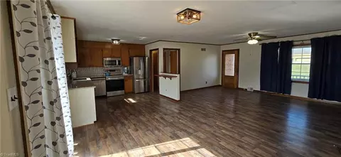 Living - 413 Unity St, Thomasville, NC 27360 photo 1 of 5