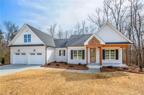 104 Chandler Dr, Mocksville, NC 27028