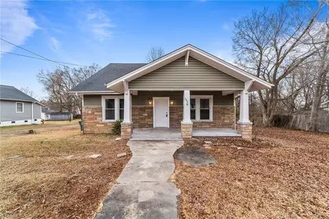 203 Sykes Ave, Greensboro, NC 27405