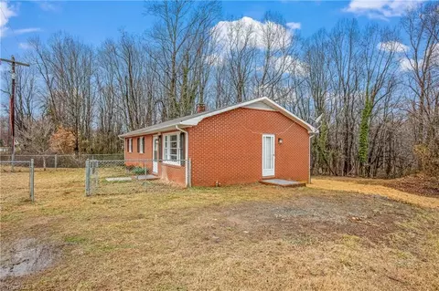 1151 Mountain View Rd, King, NC 27021 photo 4