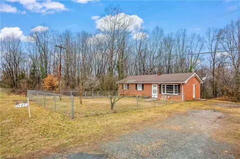 1151 Mountain View Rd, King, NC 27021 photo 3