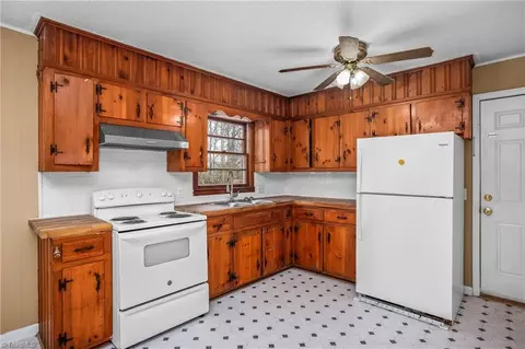 1151 Mountain View Rd, King, NC 27021 photo 7