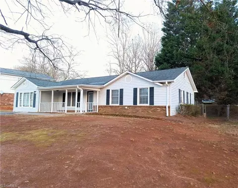 212 Natalie Ln, King, NC 27021