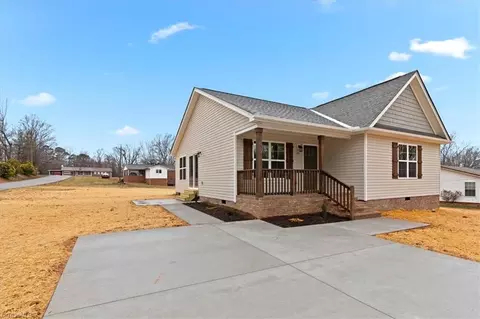 Exterior - 603 Hickory St, Dobson, NC 27017 photo 2 of 2