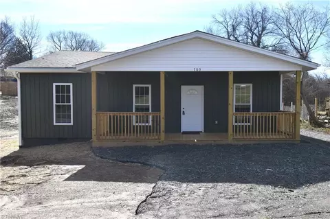 703 Snead St, Reidsville, NC 27320