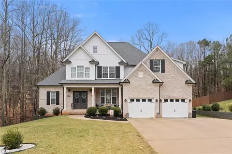 784 Kapstone Xing, Lexington, NC 27295