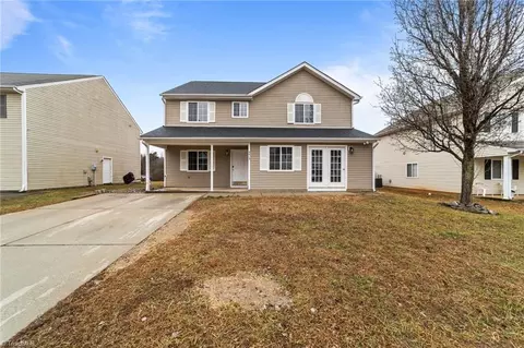 5413 Waterpoint Dr, Browns Summit, NC 27214