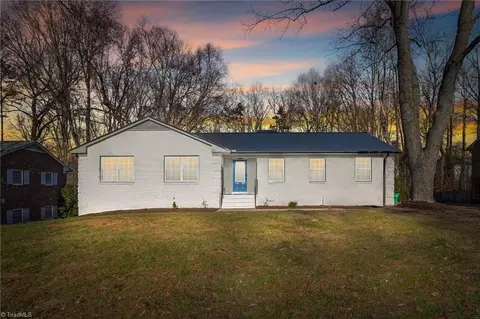 1222 Kensington Dr, High Point, NC 27262