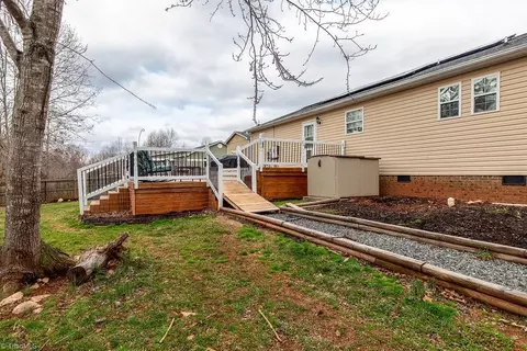 Exterior - 4705 Beau Ct, Trinity, NC 27370 photo 5 of 6