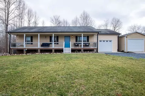 4705 Beau Ct, Trinity, NC 27370
