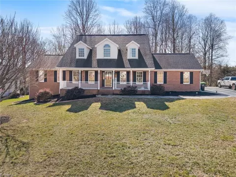 136 Wind Terrace Ct, Lexington, NC 27295