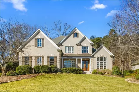 3287 Wynnewood Dr, Greensboro, NC 27408