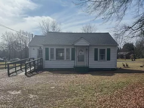 204 Ayersville Rd, Mayodan, NC 27027