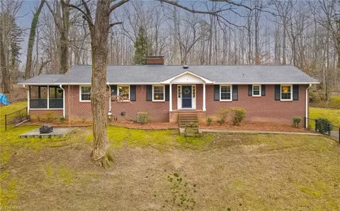 100 Malvern Ct, Winston Salem, NC 27106
