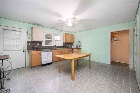 Kitchen - 4371 Hoover Hill Rd, Trinity, NC 27370 photo 2 of 3