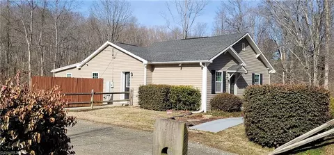 9650 Reynolda Rd, Tobaccoville, NC 27050