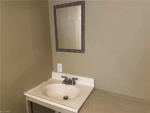 1608 25th St E, Winston Salem, NC 27105 photo 16