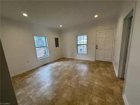 1608 25th St E, Winston Salem, NC 27105 photo 3