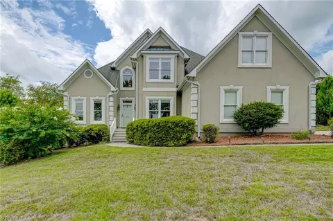 3356 Grandview Club Rd, Pfafftown, NC 27040