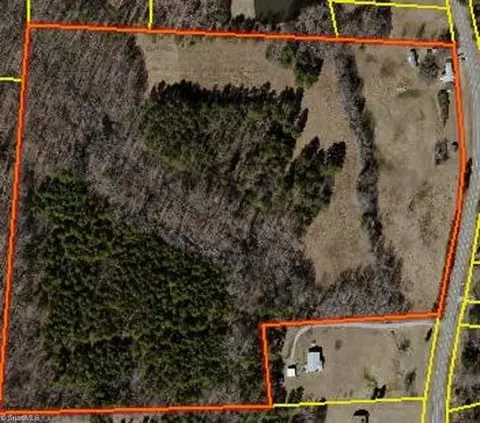 257 Willowlake Rd, Greensboro, NC 27405