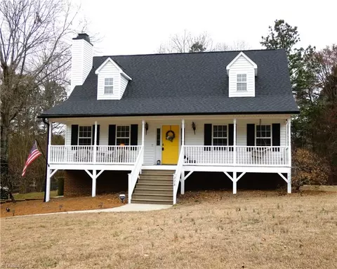 228 Hickory Hills Ln, Lexington, NC 27295