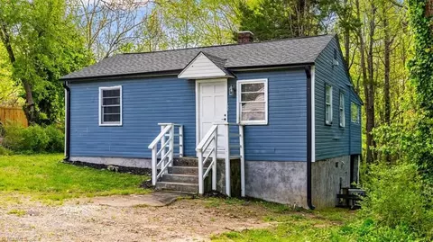52 Circle Dr, Reidsville, NC 27320