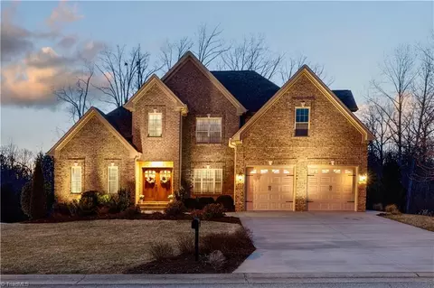 5052 Woodmont Ridge Ct, Clemmons, NC 27012