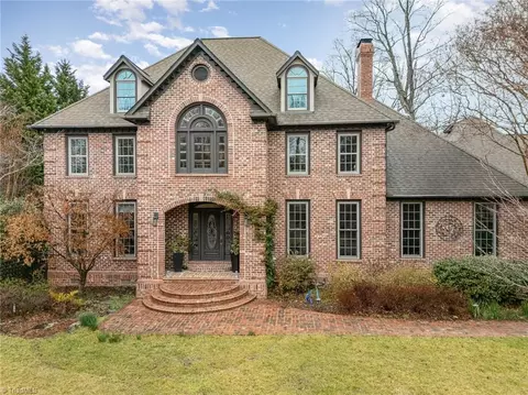 2702 S Turner Grove Dr, Greensboro, NC 27455