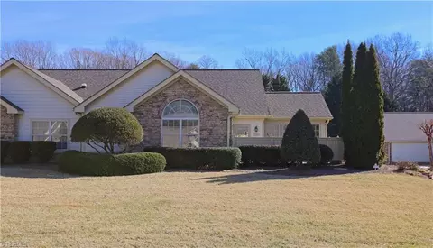 2233 Eagle Nesting Ln, Greensboro, NC 27407