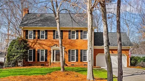 2502 Regents Park Ln, Greensboro, NC 27455