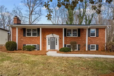 1931 Bramblewood Trl, Pfafftown, NC 27040