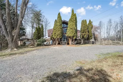 2309 Shacktown Rd, Yadkinville, NC 27055
