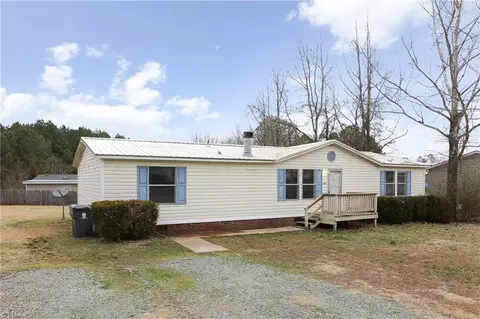 1209 Red Sunset Pl, Siler City, NC 27344