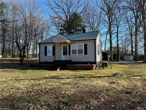 104 Duffy Ave, Greensboro, NC 27455