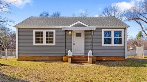 1510 Barnes St, Reidsville, NC 27320
