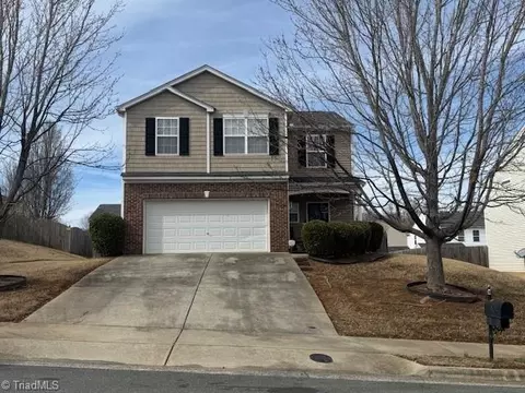 4829 Kingwell Dr, Mcleansville, NC 27301