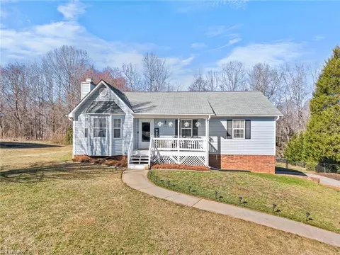 179 Jefferson Rd E, Lexington, NC 27295