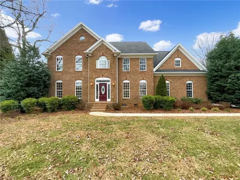 4 Round Tree Ct, Greensboro, NC 27410