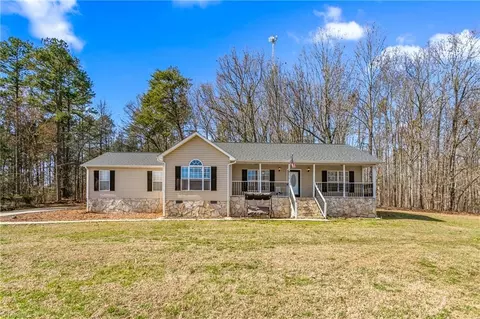 2839 Josh Ct, Thomasville, NC 27360