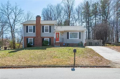 410 Woodlake Dr, Greensboro, NC 27406