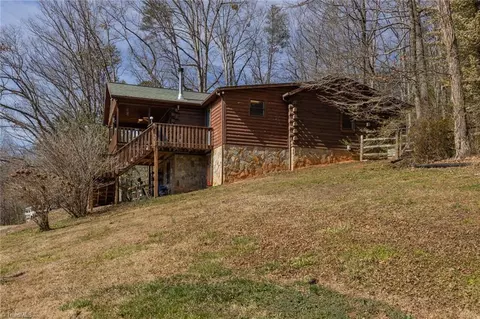 736 Kendell Town Rd, Ferguson, NC 28624