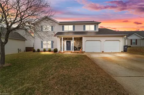 824 Pecan Ridge Cir, Kernersville, NC 27284